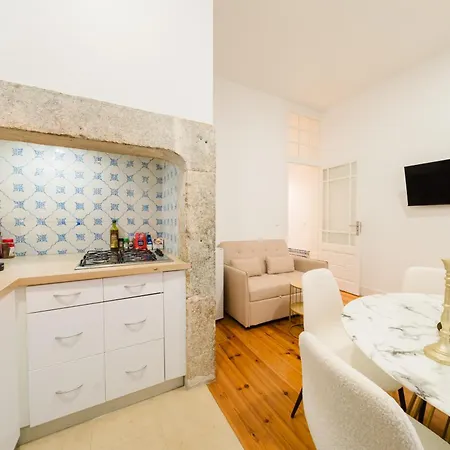 Gem 8 Guests Modern *