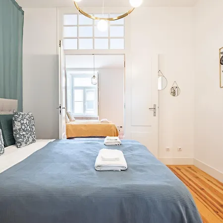 Gem 8 Guests Modern *
