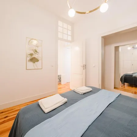 Gem 8 Guests Modern *