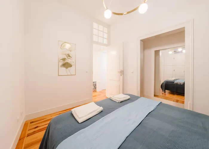 Gem 8 Guests Modern *